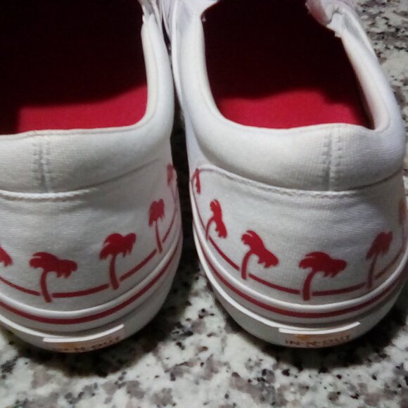 Men In N Out Drink Cup Shoes - Picture 5 of 5